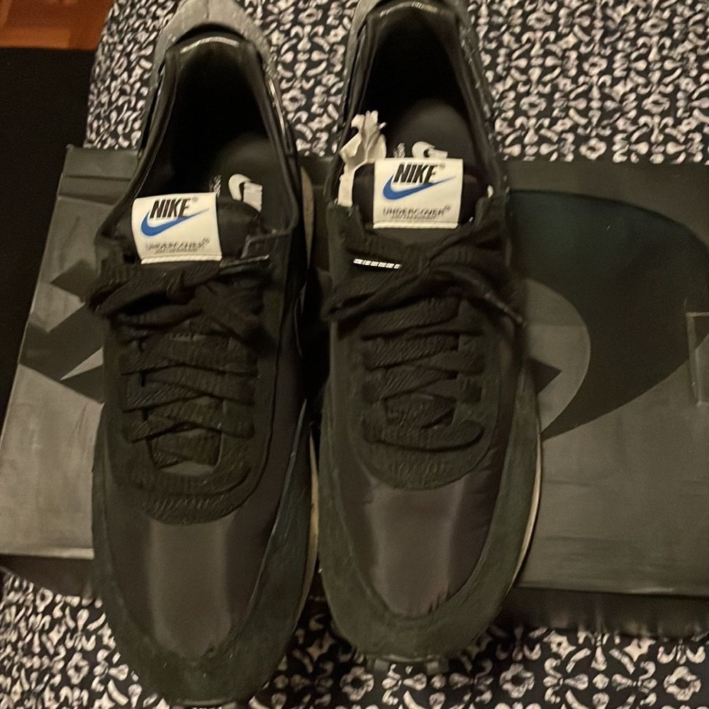 WS NIKE DBREAK/UNDERCOVER size 11.5men/ 13 women worn twice